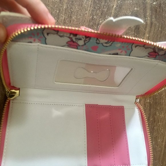 NWT Loungefly The Aristocats Sassy Marie Zip Around Wallet - Exclusive - Picture 6 of 10